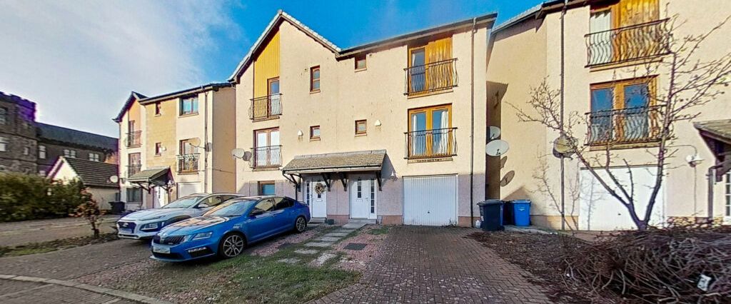 Constitution Crescent, Dundee - Photo 1