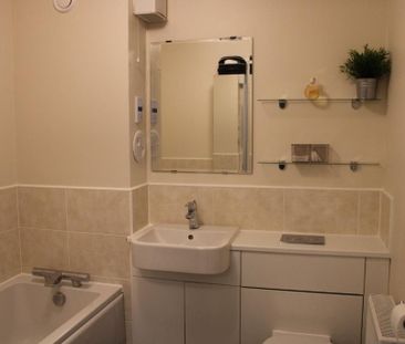 2 bed flat for rent in Corstorphine - Photo 1