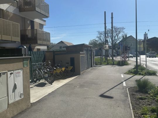 Sonnige Wohnung mit Sonnenbalkon, inkl. Küche- Nähe Badner Bahn und Bhf. Mödling - Photo 1