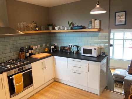 1 Bed Flat, Broxholm Road, SE27 - Photo 3