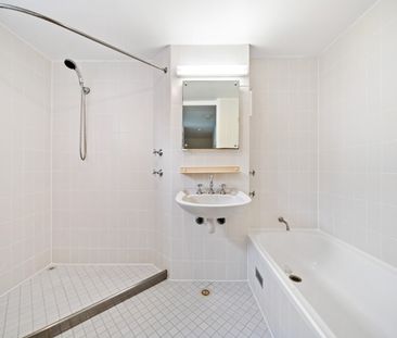 2/19 Nicholson Street, Balmain East NSW 2041 - Townhouse For Rent |... - Photo 5