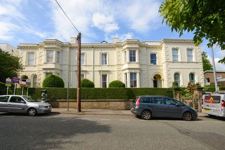 Clarendon House, NG1 - Photo 3