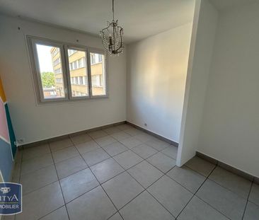 Location Appartement 4 pièces 82m² BRON 69500 - Photo 2