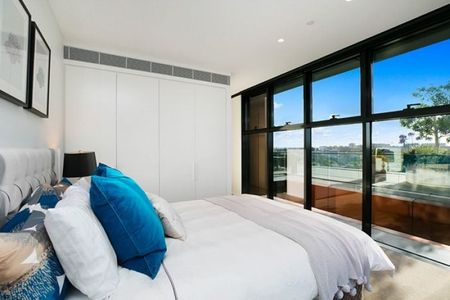 Experience Luxury Living with Views Over the Central Park Precinct - Photo 4