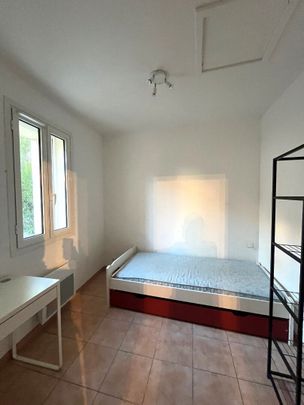 ROGNONAS - Appartement en duplex meublé dans le centre du village., - Photo 1