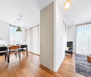 Edwards Mews - Photo 1