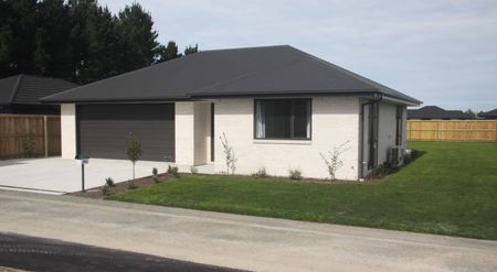 Nice neighborhood close to amenities - Photo 5