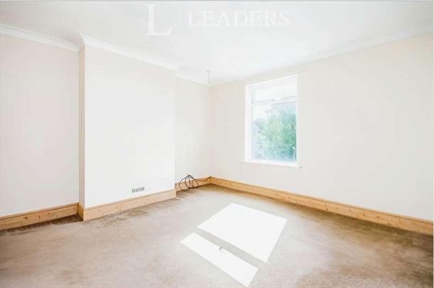 Hall Road, Oulton Broad, NR32 - Photo 1