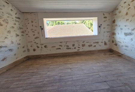 A LOUER APPARTEMENT TERRASSE RARE CENTRE LAPALME - Photo 3