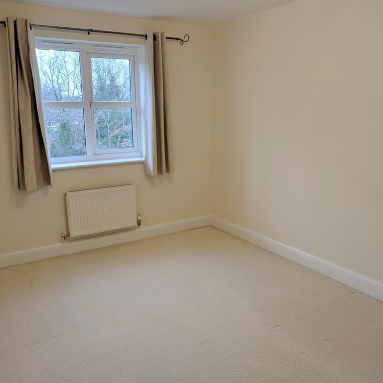 MiddlewoodClose, SOLIHULL - Photo 1