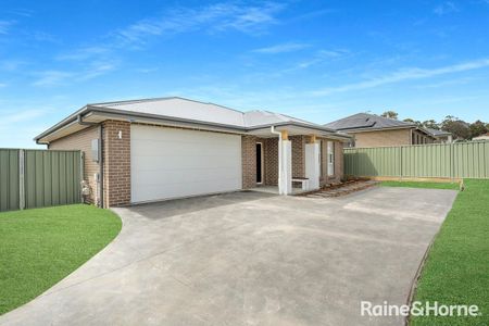 33 Bendigo Circuit, Nowra, NSW 2541 - Photo 4