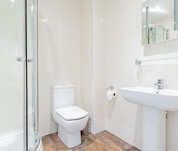 1 bedroom in a house share to rent - Photo 5