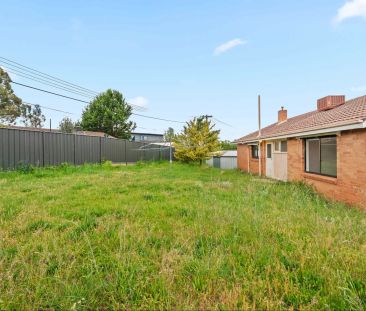 Cul-de-sac Charm in the Heart of Woden - Photo 1