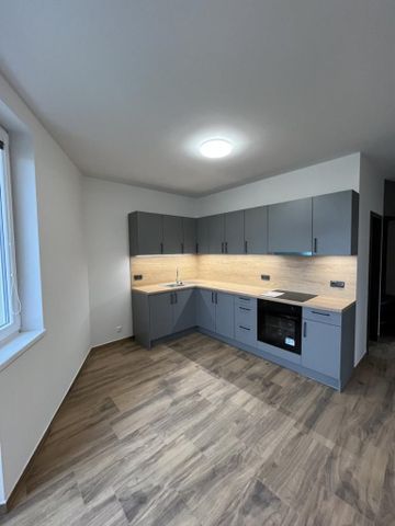 Pronájem bytu 2+1 68 m2 - Fotografie 2