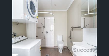 Low-Maintenance Living with Private Courtyard in Glenvale - Photo 3