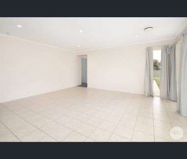 4 Harold Court, Alfredton, Vic 3350 - Photo 4