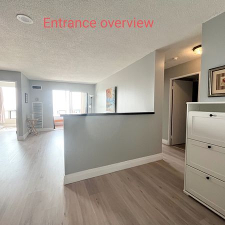 Two rooms in **Newly-renovated** apartment on high floor in - Photo 4
