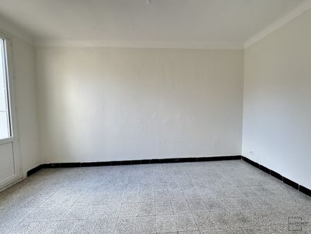 Location Appartement 3 pièces 64m² NARBONNE 11100 - Photo 2