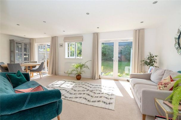 3 bedroom semi-detached house to rent - Photo 1