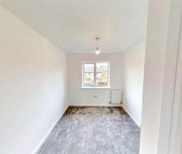 Victoria Drive, Glebe Farm, Milton Keynes, MK17 - Photo 3