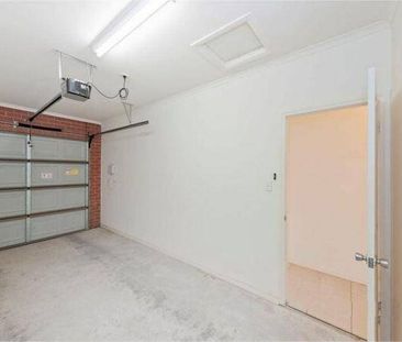 Spacious 2-Bedroom Home with Ducted A/C, Solar, Reasonable Backyard... - Photo 2