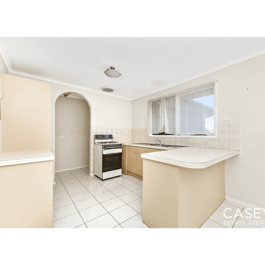 8 Lesley Drive, Hampton Park, Vic 3976 - Photo 1
