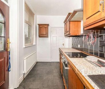 Leeds Road, Eccleshill, Bradford, West Yorkshire, BD2 - Photo 6