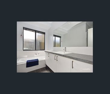 Light and Airy! - Photo 6