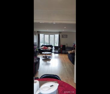 4 Bed Terraced House, Turnpike Link, CR0 - Photo 5