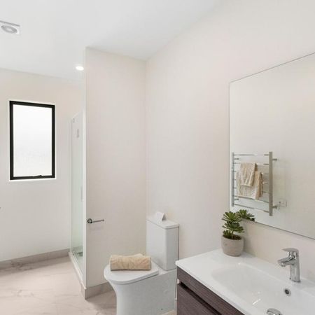 4 bedroom home in Kawakawa Bay! - Photo 2