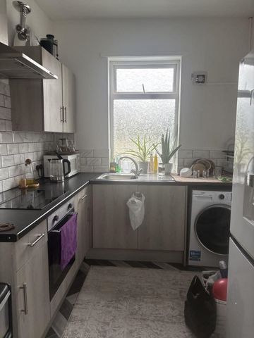 1 bed Apartment - To Let - Photo 4