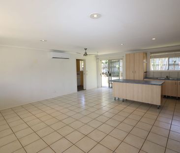 2/3 Tomkins Place, Southport, Qld 4215 - Photo 6