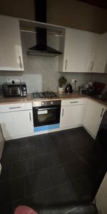 3 Bed Flat, Allison St, G42 - Photo 3