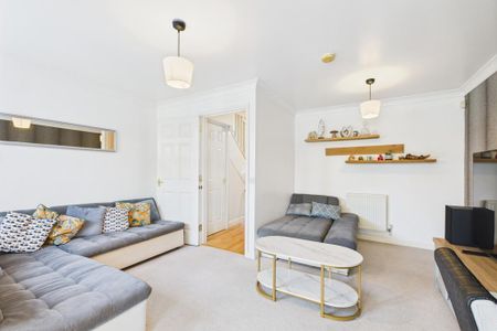 4 bedroom townhouse to rent - Photo 3