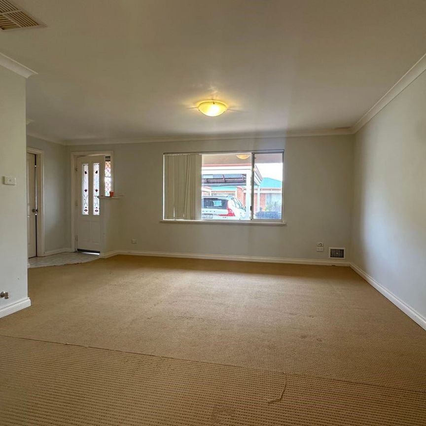Secure complex with pool! - Photo 1