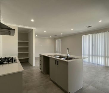 BRAND NEW EXECUTIVE HOME - Photo 6