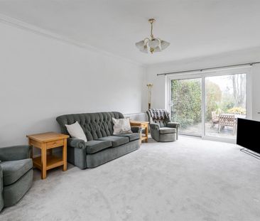 4 bed semi-detached house to rent in Station Road, Dorridge, Solihull - Photo 2