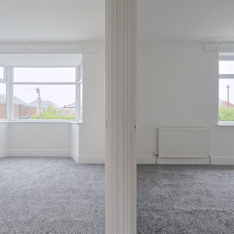 2 bedroom Flat to rent in Whinneyfield Road, Walkergate, Newcastle Upon Tyne, NE6 - Photo 1