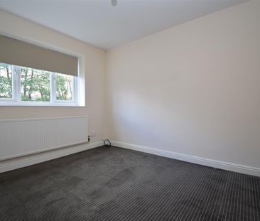 Lees House Road, Dewsbury - Photo 4