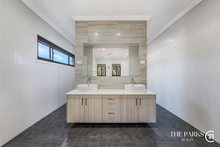 Stunning Modern Luxury Home ! - Photo 5