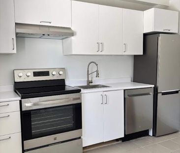 3 CH - 1 SDB - Sainte-Anne-de-Bellevue - $1,770 /mo - Photo 2