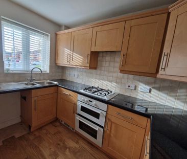 2 bedroom terraced house to rent - Photo 4