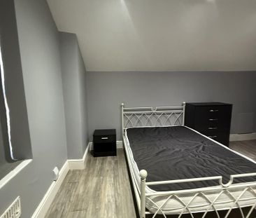 6 bedroom end of terrace house to rent - Photo 2