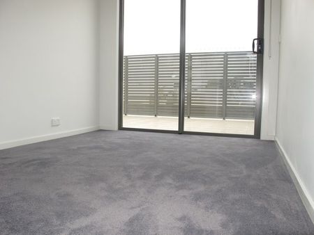 "GREAT CENTRAL LOCATION!" - Photo 4