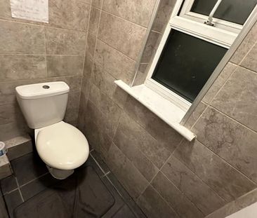 Room in a Shared Flat, Ranelagh Road, NW10 - Photo 4