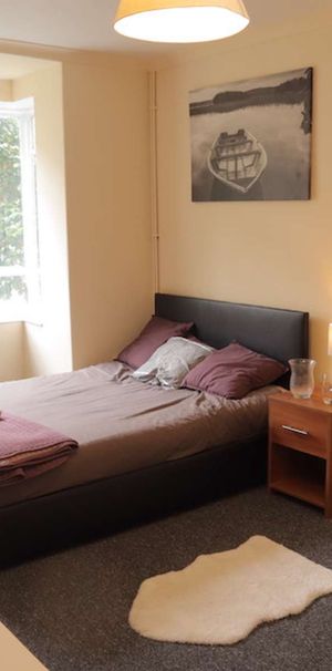 A newly refurbished 4 bedroom shared home, with kitchen, living space and coworking - Photo 1