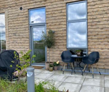 Moderne lejlighed med udsigt og privat terrasse - Photo 5