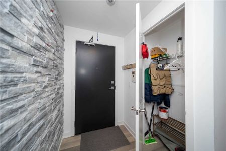 For Lease - 5260 Dundas Street Unit# C321, Burlington, Ontario - Photo 3