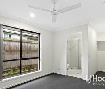 Modern Family Living with Space, Style & Convenience - Photo 4