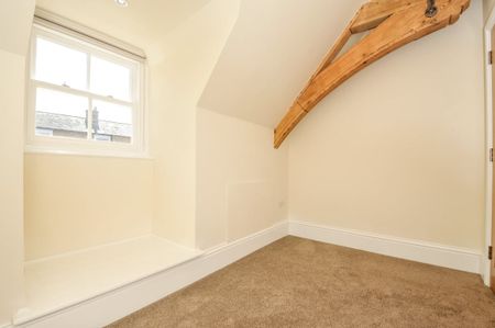 3 bedroom mews to rent - Photo 5